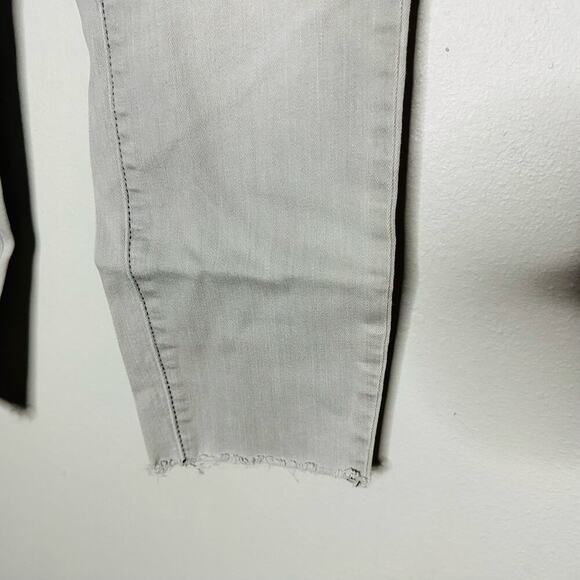 SPANX Women's Gray Ultra Light Wash Denim The Slim-X Cropped Jeans Size 29 - Picture 8 of 10